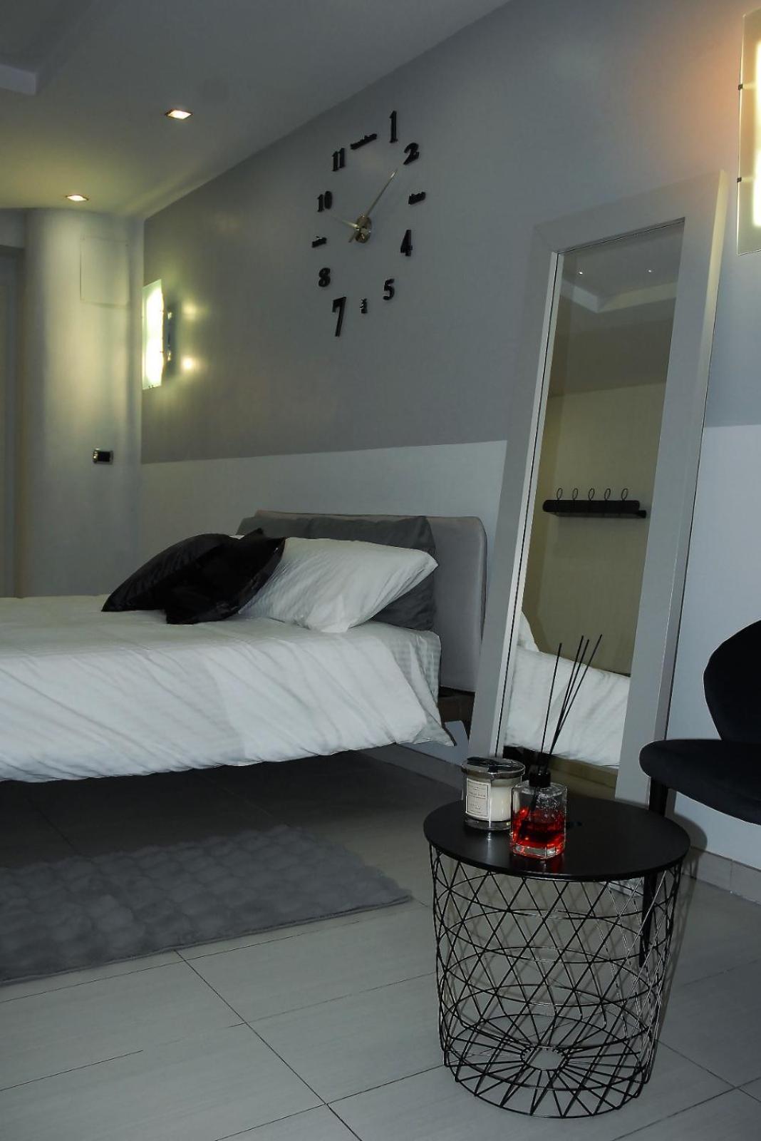 Publiohouse23 Hotel Сулмона Екстериор снимка