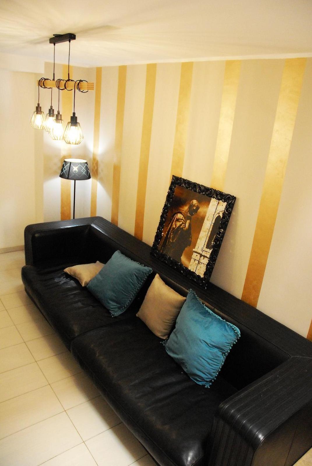 Publiohouse23 Hotel Сулмона Екстериор снимка