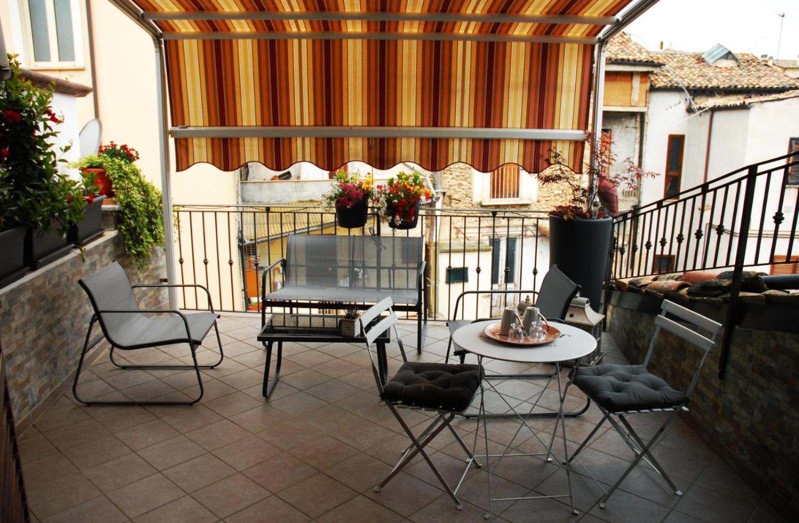 Publiohouse23 Hotel Сулмона Екстериор снимка